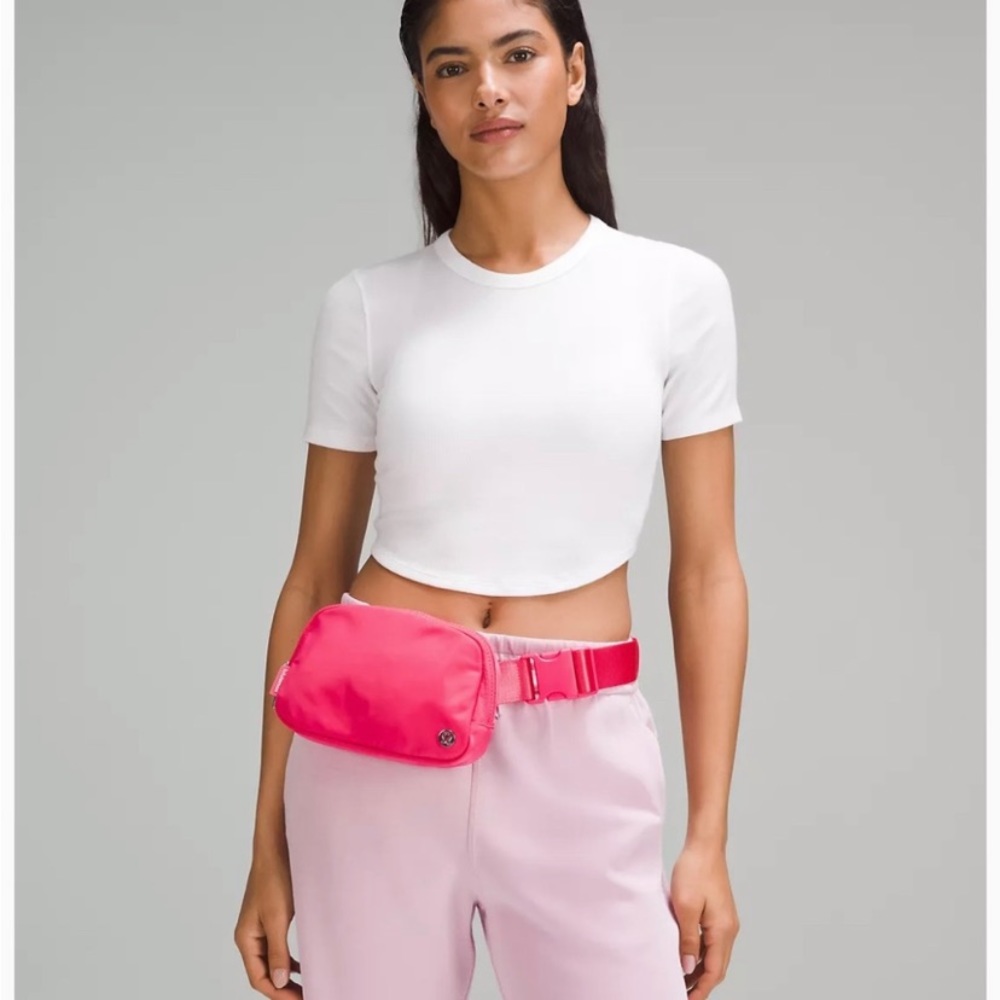 LULULEMON Everywhere Belt Bag Colour pink lip - Picture 1 of 10